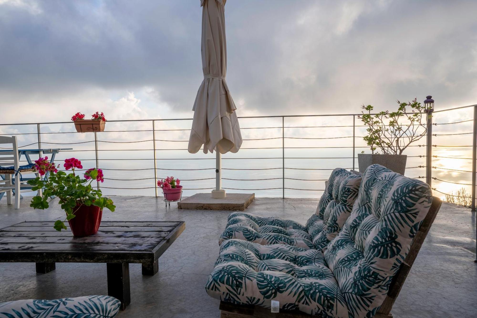 Serenity Boutique Suites Athánion Exteriér fotografie
